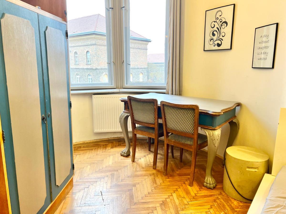 F14 Guest House By Small Home Budapest Eksteriør billede