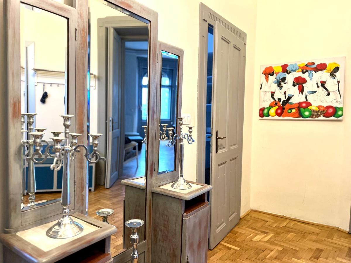 F14 Guest House By Small Home Budapest Eksteriør billede
