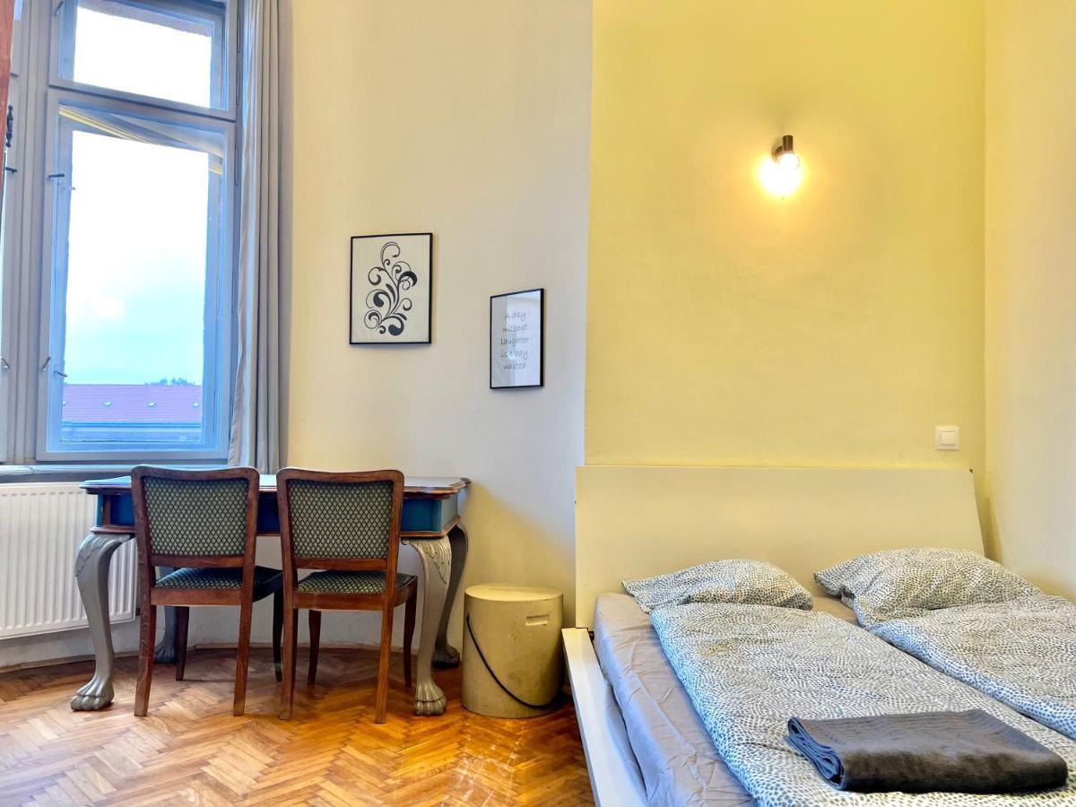F14 Guest House By Small Home Budapest Eksteriør billede