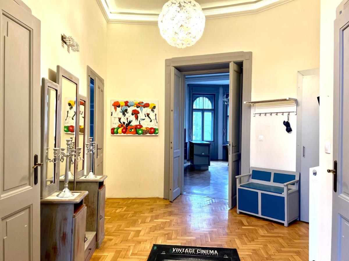 F14 Guest House By Small Home Budapest Eksteriør billede